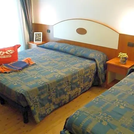 Ξενοδοχείο New Bristol Sport & Domus Mea 3*