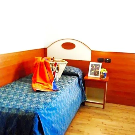 Ξενοδοχείο New Bristol Sport & Domus Mea 3*